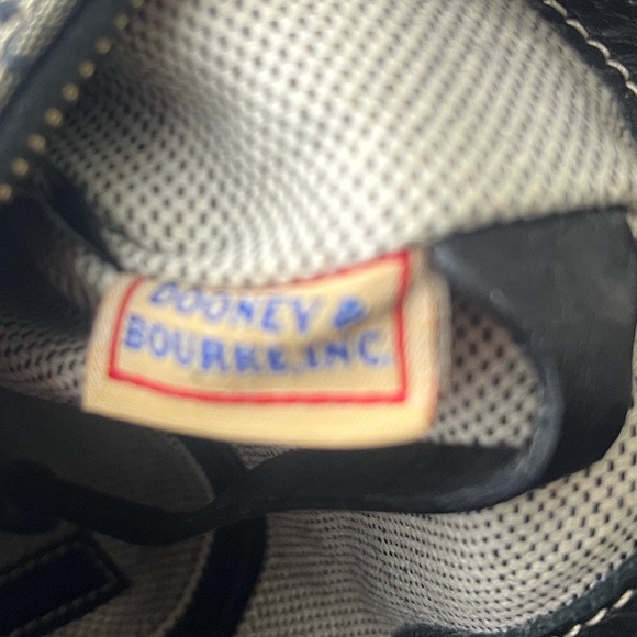 Dooney and Bourke hand bag - Picture 6 of 6